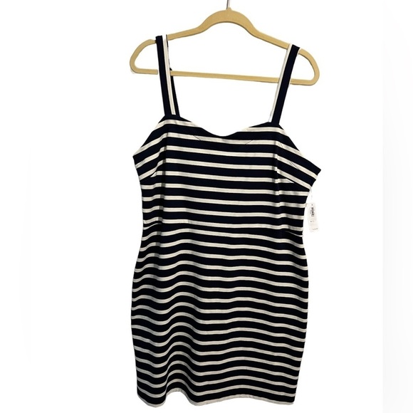 Old Navy Dresses & Skirts - NWT Old Navy XL Navy White Striped Dress